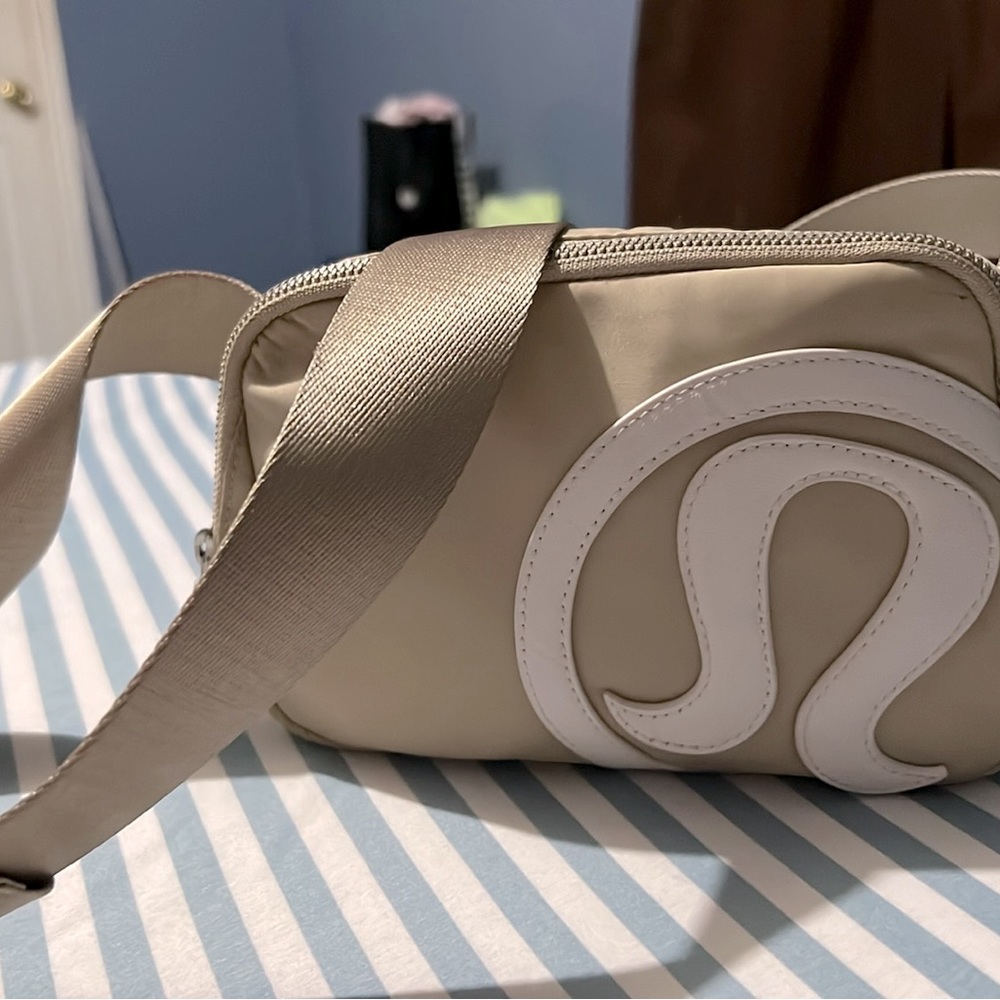 Lululemon belt bag, limited edition